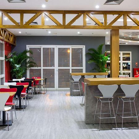 Ibis Araçatuba Hotel Bagian luar foto
