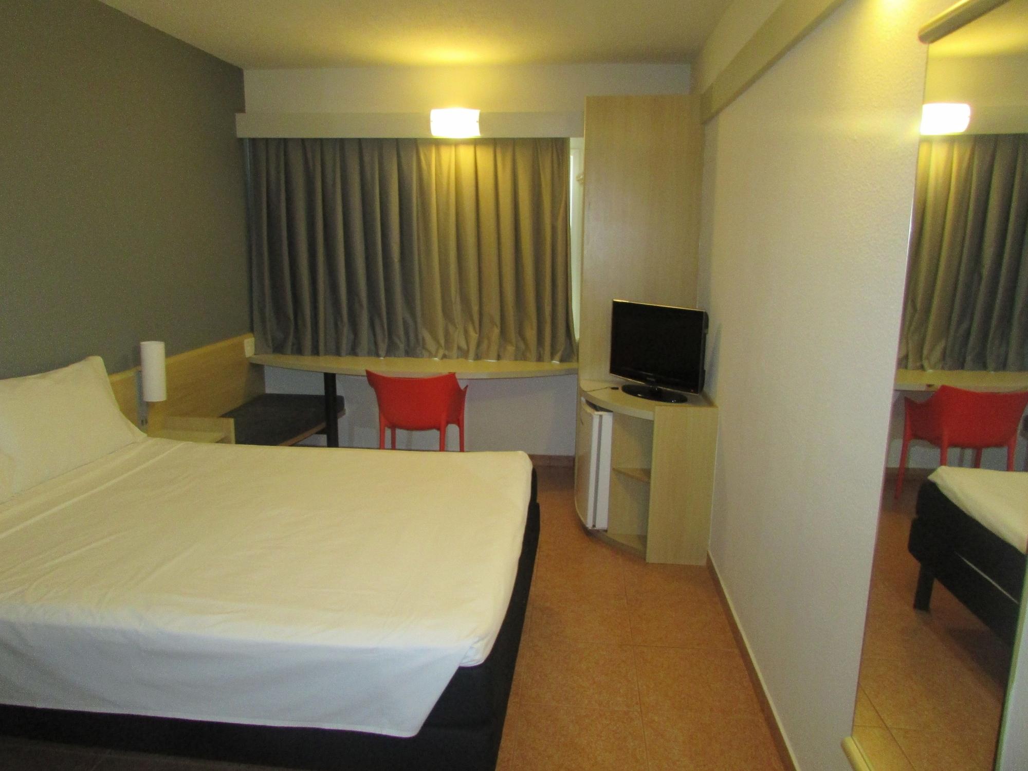 Ibis Araçatuba Hotel Bagian luar foto