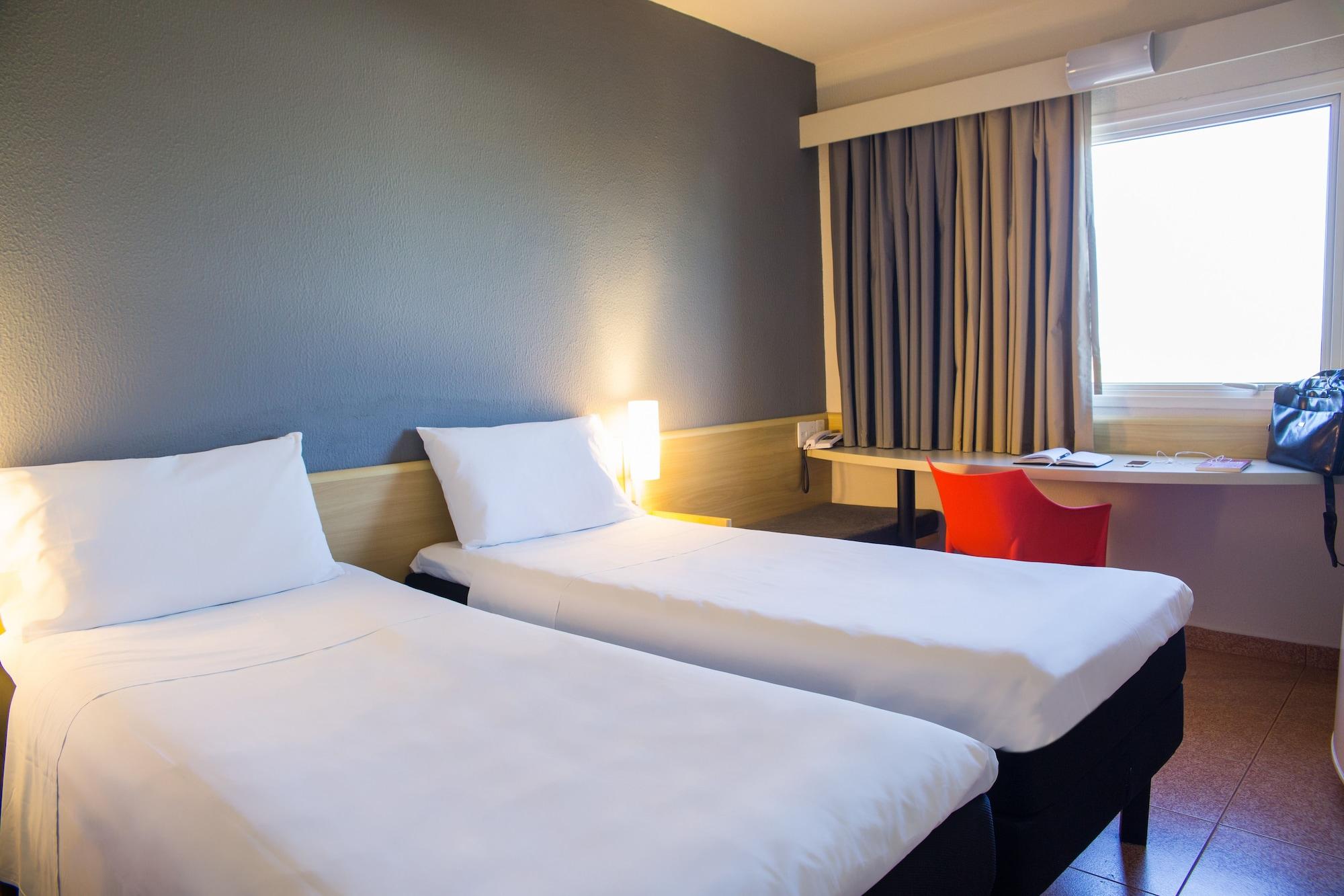 Ibis Araçatuba Hotel Bagian luar foto
