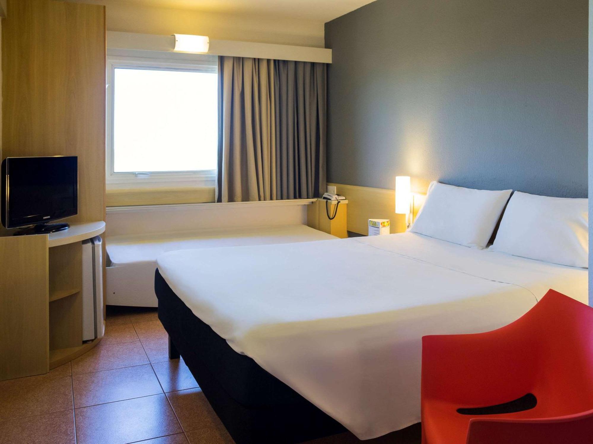 Ibis Araçatuba Hotel Bagian luar foto