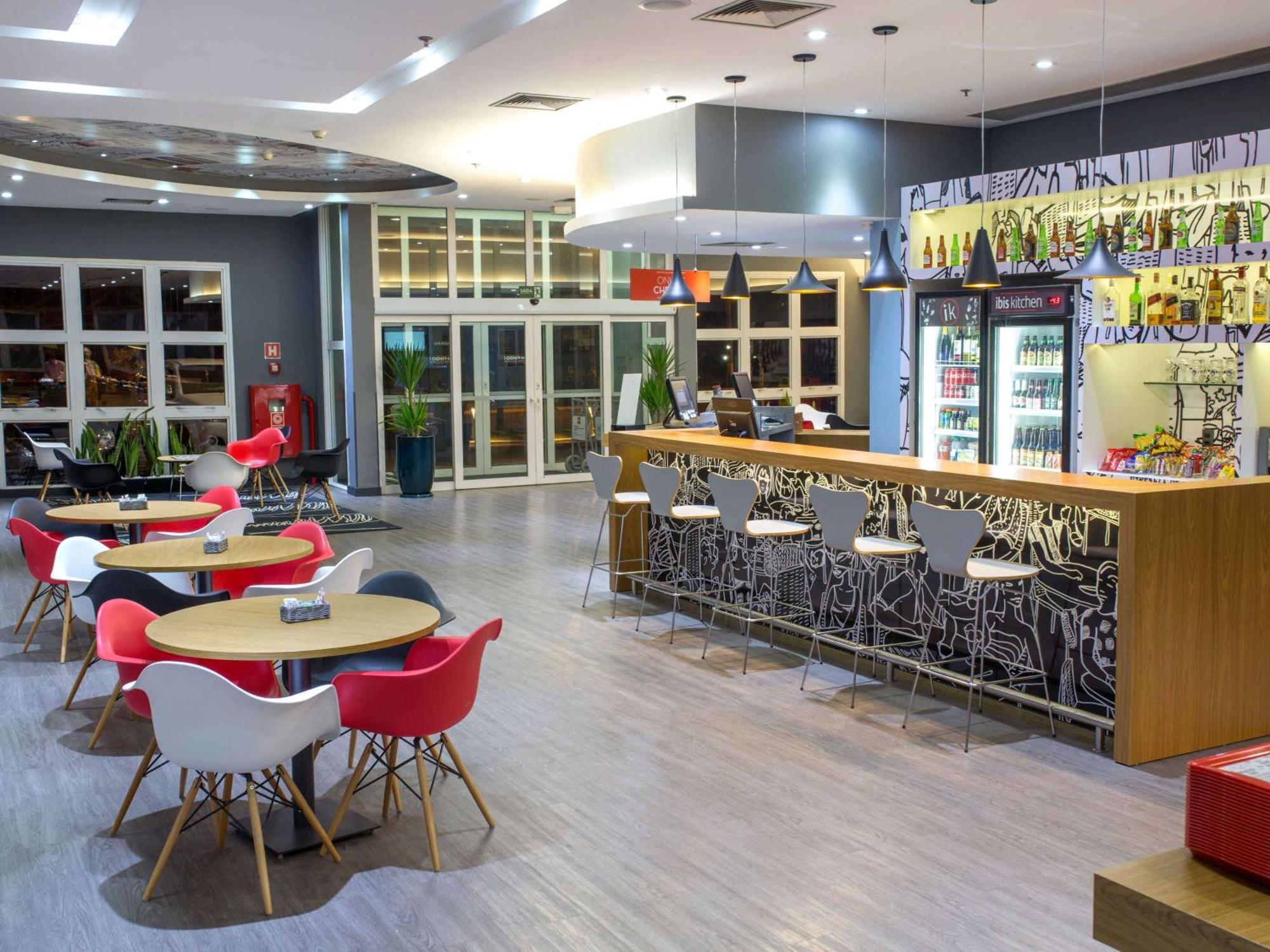 Ibis Araçatuba Hotel Bagian luar foto