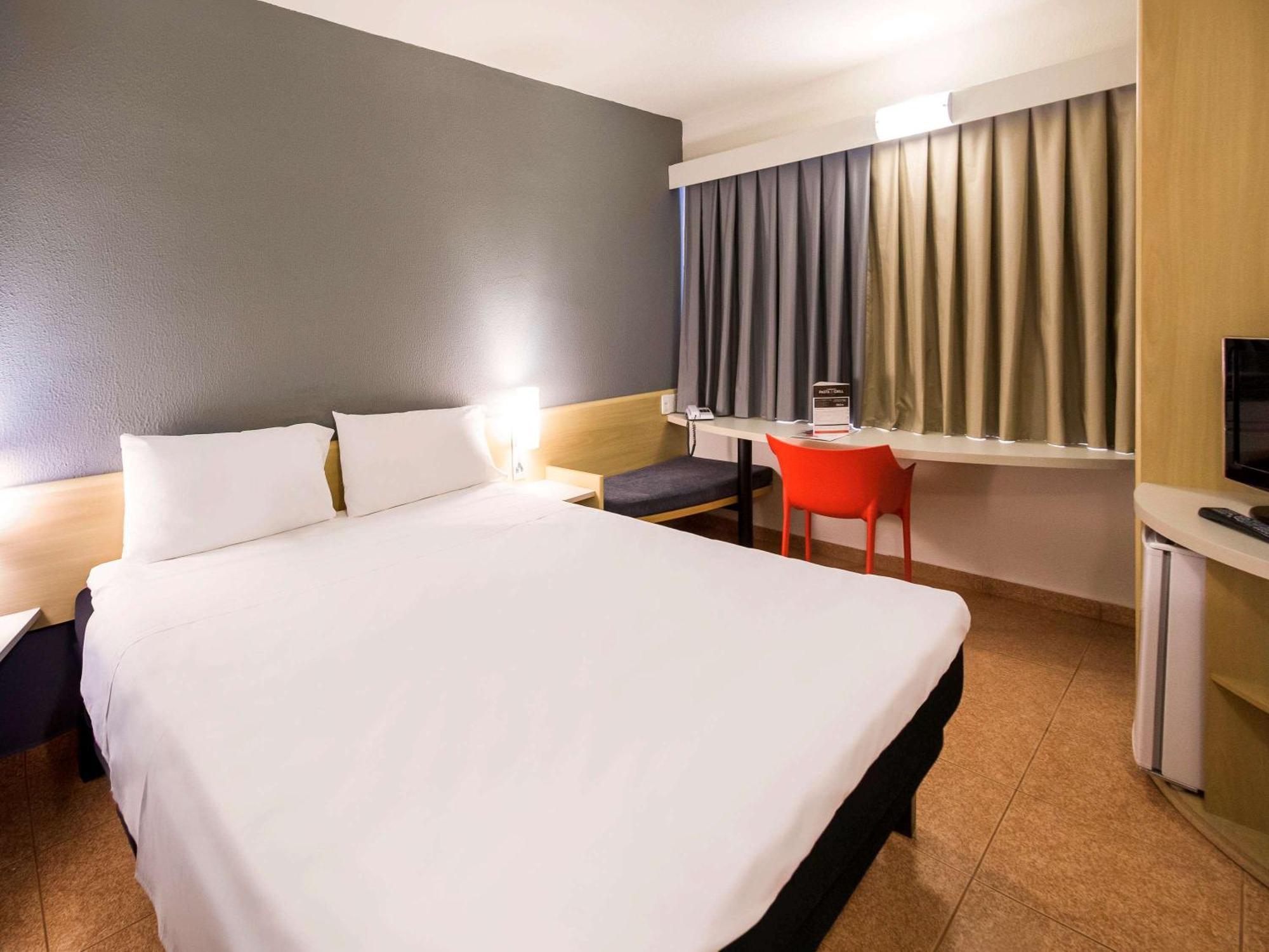 Ibis Araçatuba Hotel Bagian luar foto